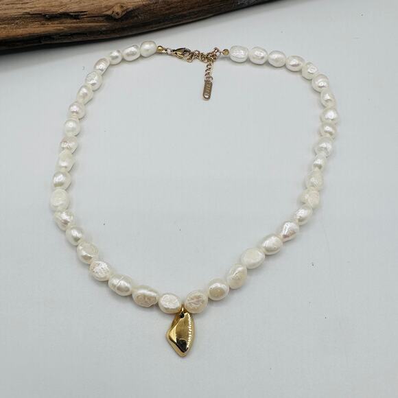 18K Gold Non-Tarnish Classic Freshwater Pearl Necklace - Picture 6 of 11